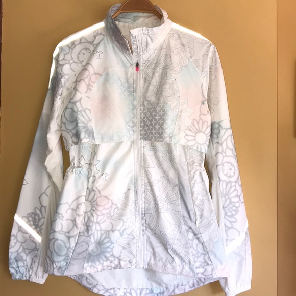 lululemon athletica Jackets & Blazers - LULULEMON PASTEL FLORAL DOVE RUN JACKET RARE 🌷🛍